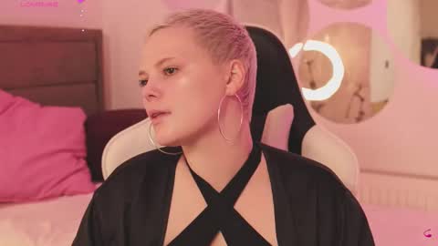 Snapshot of likaaberry chatting on February 19, 11:17 am likaaberry online show from February 19, 11:17 am