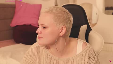 Snapshot of likaaberry chatting on March 1, 1:35 pm likaaberry online show from March 1, 1:35 pm