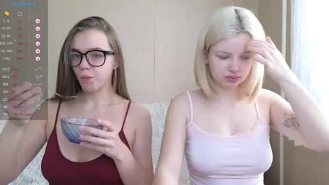 Snapshot of like_a_princess chatting on April 12, 5:34 am Anna and Bella online show from April 12, 5:34 am