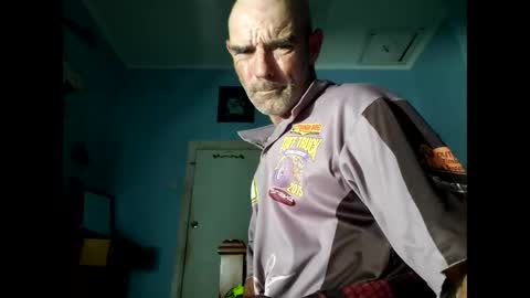 liketowatch1234529419 online show from April 18, 3:16 pm