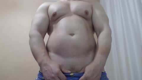 Snapshot of likwidator84 chatting on May 8, 12:10 pm Maximus online show from May 8, 12:10 pm