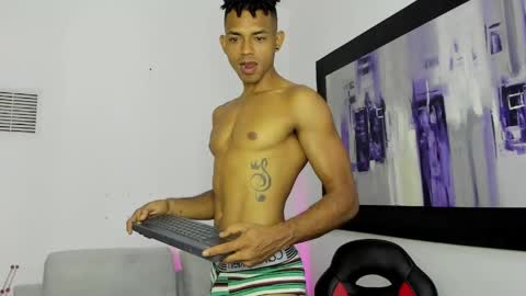 Lil KIng online show from April 15, 3:08 pm