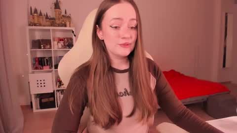 Snapshot of lil_happiness chatting on September 27, 5:51 pm for free registration 3 online show from September 27, 5:51 pm