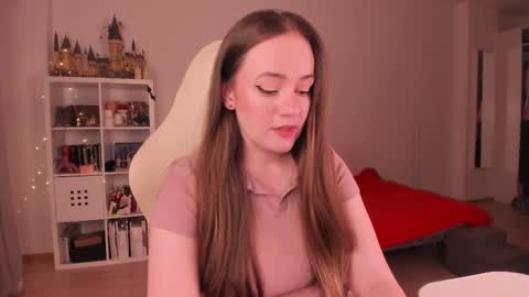 Snapshot of lil_happiness chatting on September 29, 4:01 pm for free registration 3 online show from September 29, 4:01 pm