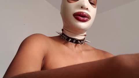 Snapshot of lil_ith chatting on February 19, 6:04 pm Lilith online show from February 19, 6:04 pm