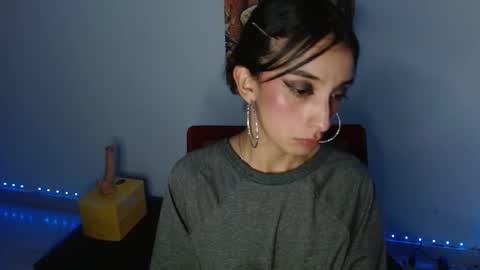 Snapshot of lil_lisaa chatting on December 12, 2:59 am Lisaa online show from December 12, 2:59 am