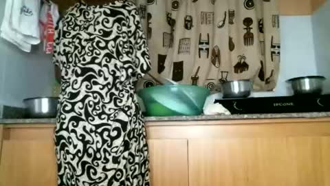 Snapshot of lil_paula chatting on June 18, 5:41 am serenity online show from June 18, 5:41 am