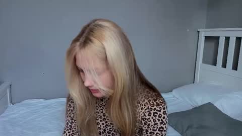 Emma online show from November 1, 8:05 am