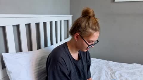 Emma online show from April 9, 5:51 am