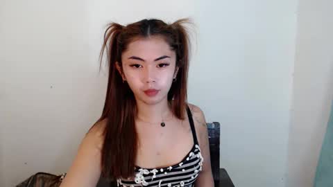 Snapshot of lil_tina_velvet chatting on February 1, 12:37 pm online show from February 1, 12:37 pm