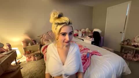 Snapshot of lil_uzi_sqquirt chatting on February 5, 1:10 am Pink mink online show from February 5, 1:10 am