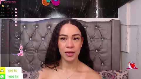 Snapshot of lila_gummy_ chatting on May 4, 5:53 pm online show from May 4, 5:53 pm