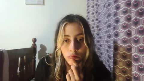 Snapshot of lila_herz chatting on April 19, 3:50 am Ren online show from April 19, 3:50 am