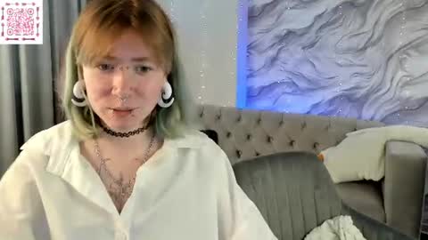 Snapshot of lilac_muse chatting on June 18, 11:25 am Lili online show from June 18, 11:25 am