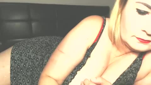 Snapshot of lilada27 chatting on June 17, 5:25 pm lila online show from June 17, 5:25 pm