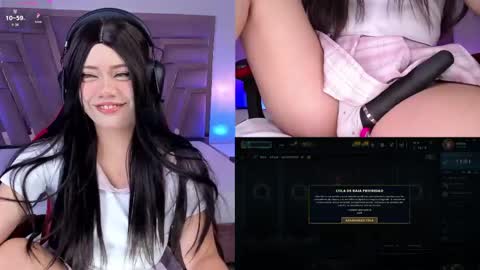 Snapshot of lilapop__ chatting on April 24, 9:06 pm Lila online show from April 24, 9:06 pm