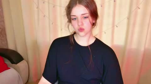 Snapshot of lilasparkling chatting on June 13, 4:32 am LilaSparkling online show from June 13, 4:32 am