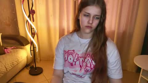 Snapshot of lilasparkling chatting on July 21, 2:52 pm LilaSparkling online show from July 21, 2:52 pm