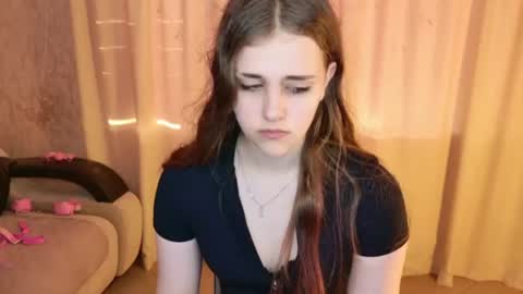 Snapshot of lilasparkling chatting on August 5, 3:15 pm LilaSparkling online show from August 5, 3:15 pm