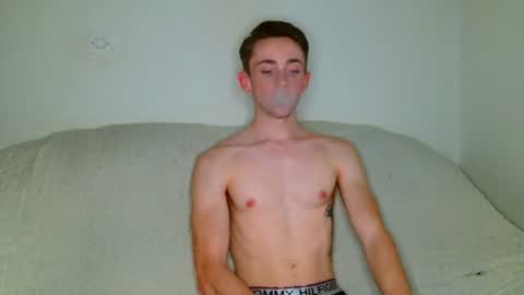 Snapshot of lilbearxxxx chatting on June 16, 11:29 pm lilbearxxxx online show from June 16, 11:29 pm