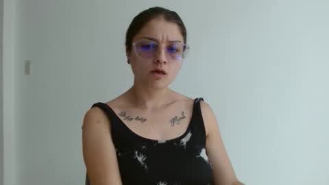 Valeri Villalobos  IG villa lobosvaleri online show from April 6, 3:24 pm