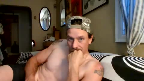 Snapshot of lildeer1980 chatting on June 27, 12:59 am lildeer1980 online show from June 27, 12:59 am