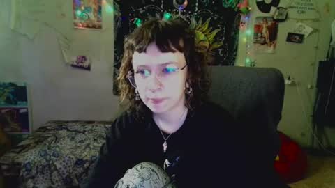 Snapshot of lileyfoxxx chatting on July 21, 11:12 am Lil online show from July 21, 11:12 am