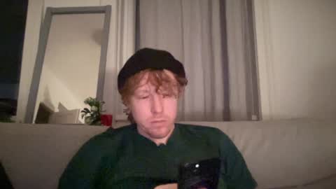 Snapshot of lilginge1 chatting on February 2, 9:23 pm lilginge1 online show from February 2, 9:23 pm