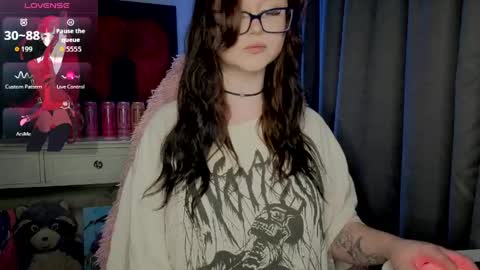 Snapshot of lilhornyprincess chatting on June 1, 6:31 pm Nika and Lori online show from June 1, 6:31 pm