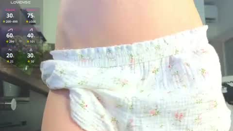 Snapshot of lili__roze_ chatting on July 2, 5:13 am lili__roze_ online show from July 2, 5:13 am