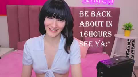 Snapshot of lili_flowerr chatting on July 28, 4:50 pm Lilli follow me kiss online show from July 28, 4:50 pm