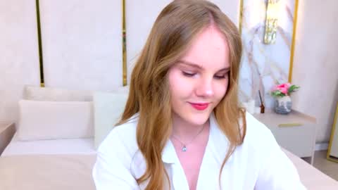 Snapshot of lili_lohan chatting on June 2, 5:09 am lili_lohan online show from June 2, 5:09 am