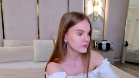 Snapshot of lili_lohan chatting on July 13, 5:10 am lili_lohan online show from July 13, 5:10 am