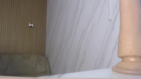 lili_mint_tf online show from March 15, 1:39 pm