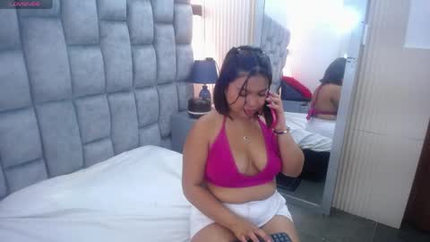 Snapshot of liliana_pink chatting on April 2, 1:03 am liliana online show from April 2, 1:03 am