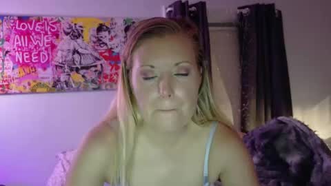 LilianaX online show from May 17, 9:49 am