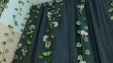 Snapshot of liliandoll chatting on February 12, 8:04 pm yesica online show from February 12, 8:04 pm