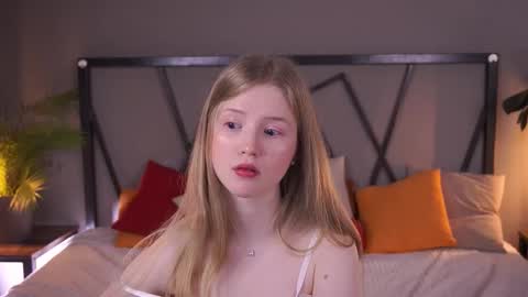 Lilian online show from November 30, 2:10 pm