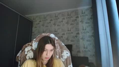 liliawoolf online show from March 20, 7:02 am