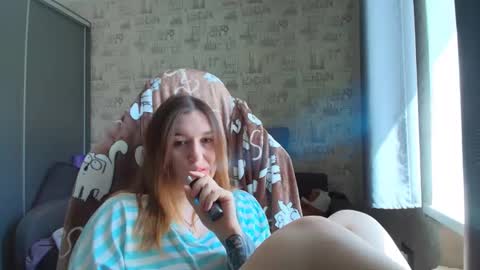 Snapshot of liliawoolf chatting on May 5, 8:33 am liliawoolf online show from May 5, 8:33 am