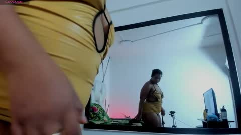 LIli cameron  online show from April 2, 11:41 am