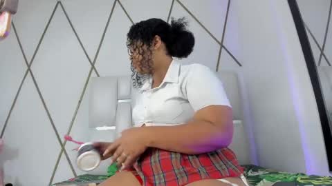 Snapshot of lilicameron_ chatting on April 30, 11:38 am LIli cameron online show from April 30, 11:38 am