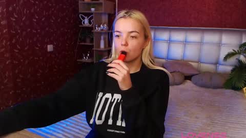 Snapshot of lilieanori chatting on February 7, 10:52 pm Lilie online show from February 7, 10:52 pm