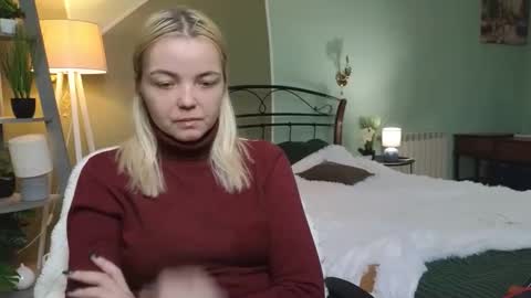 Snapshot of lilieanori chatting on February 15, 11:06 am Lilie online show from February 15, 11:06 am