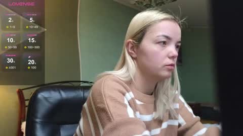 Snapshot of lilieanori chatting on February 23, 8:28 am Lilie online show from February 23, 8:28 am