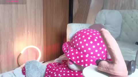 Snapshot of lilieth_hot_ chatting on June 17, 1:45 pm Lilieth online show from June 17, 1:45 pm