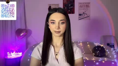 Snapshot of lilihalvorsen chatting on April 28, 2:27 am Lina online show from April 28, 2:27 am