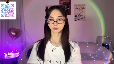Snapshot of lilihalvorsen chatting on May 15, 10:17 pm Lina online show from May 15, 10:17 pm