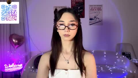 Snapshot of lilihalvorsen chatting on May 17, 10:06 pm Lina online show from May 17, 10:06 pm