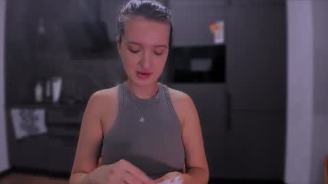 Snapshot of lililaluna chatting on December 28, 9:40 pm             ...  online show from December 28, 9:40 pm